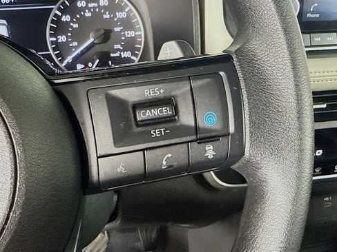 Used 2023 Nissan Rogue SV image 15