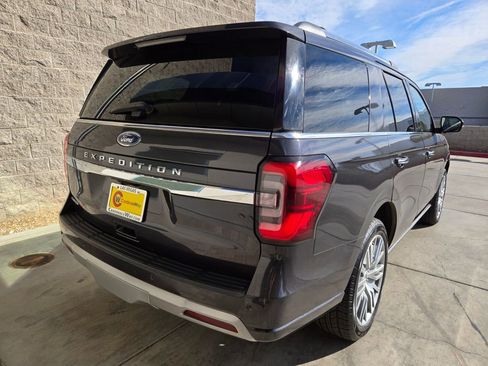 Used 2024 Ford Expedition Limited image 6