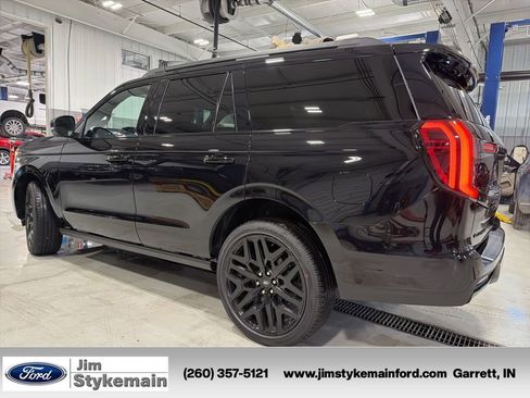 New 2026 Ford Expedition Platinum w/ Stealth Performance Package AWD/4WD image 6