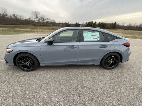 Used 2023 Honda Civic Sport image 17