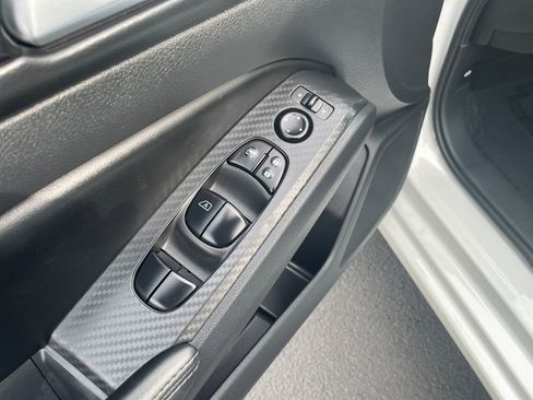 Used 2025 Nissan Altima 2.5 SV image 11