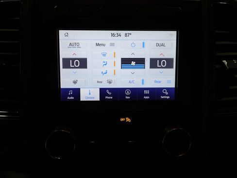 Used 2020 Ford Expedition XLT w/ Equipment Group 202A AWD/4WD image 35