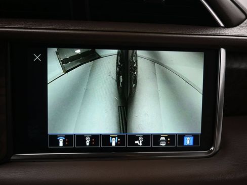 Used 2023 GMC Yukon XL Denali AWD/4WD image 24