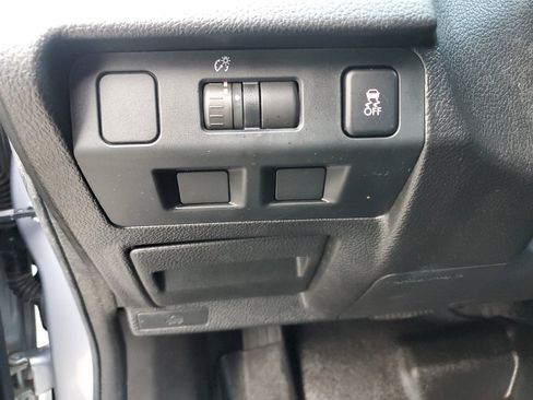 Used 2014 Subaru Impreza 2.0i Premium image 31