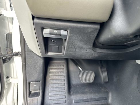 Certified 2024 Land Rover Defender 110 S image 31