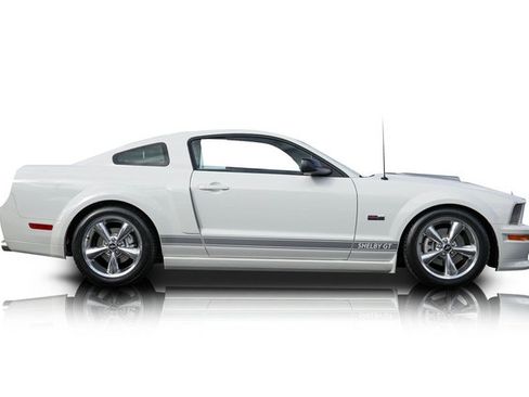 Used 2007 Ford Mustang GT RWD image 2