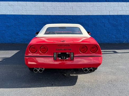 Used 1987 Chevrolet Corvette Convertible RWD image 9