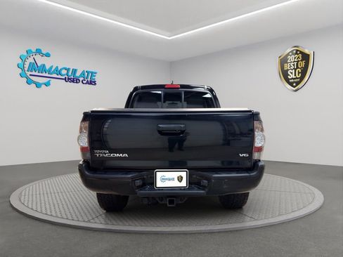 Used 2015 Toyota Tacoma 4x4 Double Cab w/ TRD Sport Package image 4