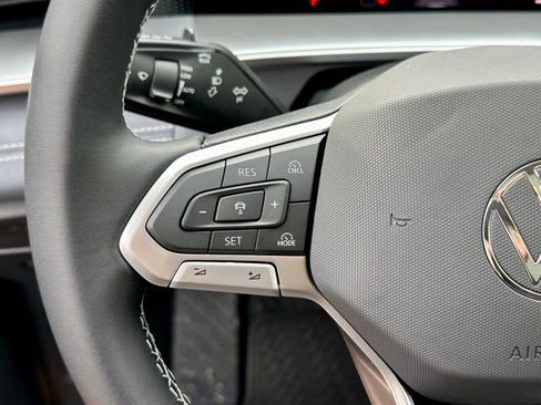 New 2026 Volkswagen Tiguan SE image 30