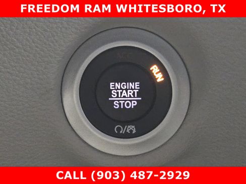 Used 2023 Chrysler Pacifica Limited FWD image 15