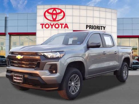 Used 2024 Chevrolet Colorado LT w/ LT Convenience Package image 1