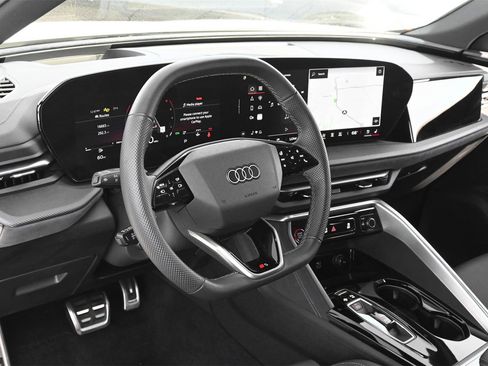 Certified 2025 Audi SQ5 Premium Plus w/ Premium Plus Package AWD/4WD image 15