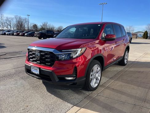 Used 2025 Honda Passport EX-L image 2