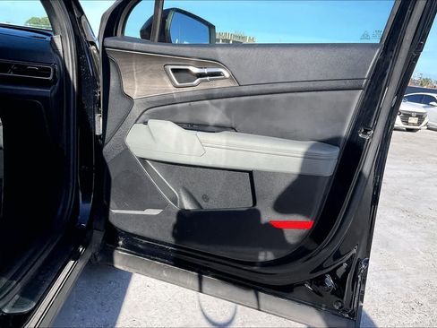 Used 2023 Kia Sportage X-Line w/ X-Line Premium Package AWD/4WD image 28