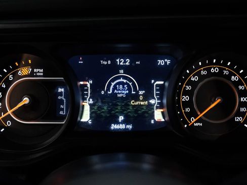 Used 2024 Jeep Wrangler Unlimited Rubicon image 25