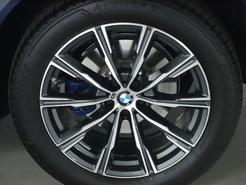 Used 2026 BMW X5 xDrive40i w/ M Sport Package AWD/4WD image 43