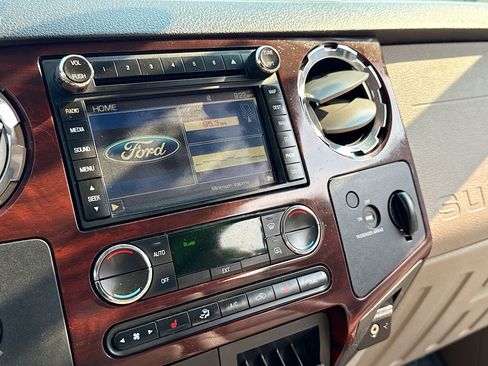 Used 2010 Ford F250 Lariat AWD/4WD image 12
