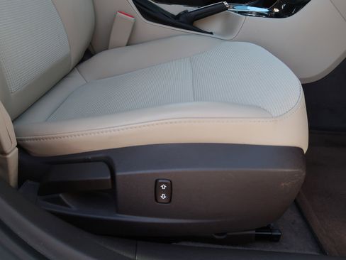 Used 2015 Chevrolet Malibu LT w/ Power Convenience Package image 40