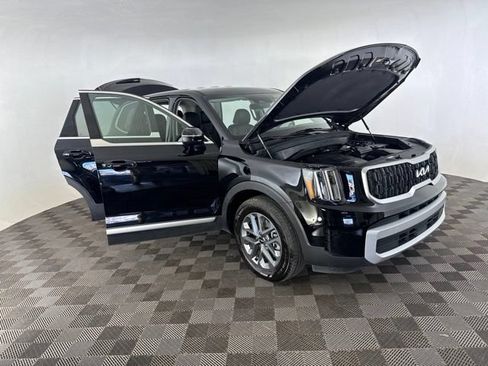 Certified 2025 Kia Telluride LX FWD image 14