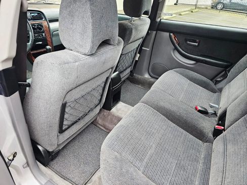 Used 2004 Subaru Outback Wagon AWD/4WD image 10
