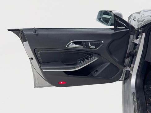 Used 2017 Mercedes-Benz CLA 250 image 18