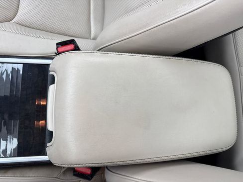 Used 2018 Chrysler 300 Limited w/ Safetytec Plus Group RWD image 32