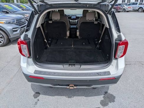 Used 2023 Ford Explorer XLT w/ Equipment Group 202A AWD/4WD image 18