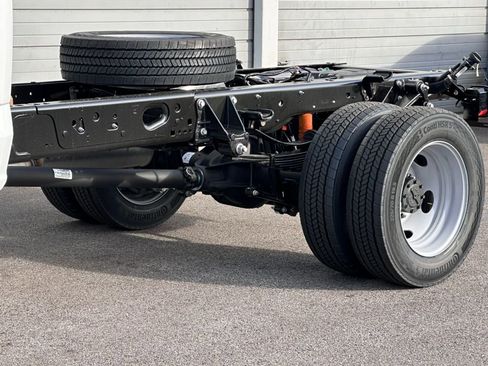 New 2025 Ford F550 4x4 SuperCab Super Duty w/ XL Chrome Package image 6