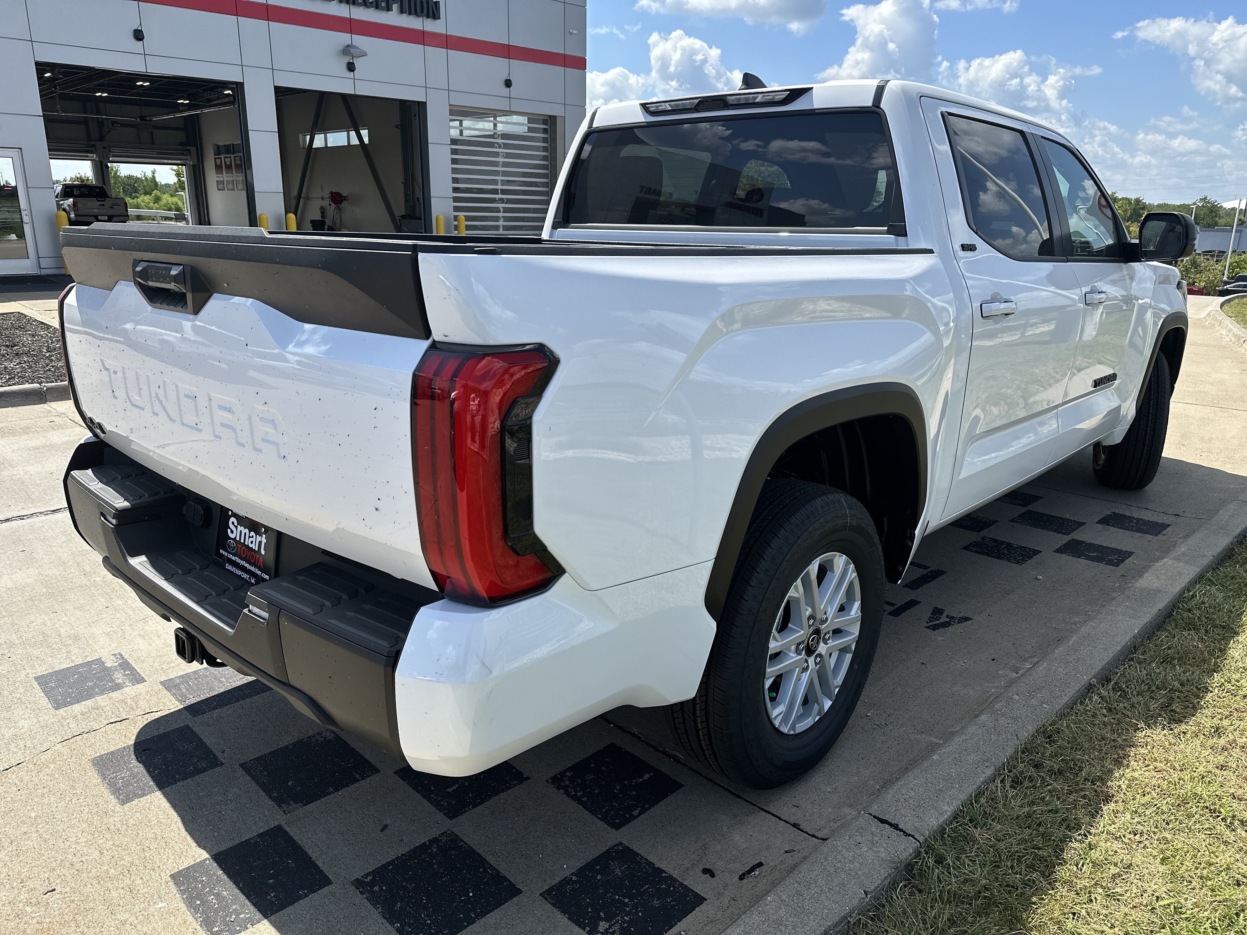 Used 2026 Toyota Tundra SR5 w/ SR5 Premium Package AWD/4WD image 6