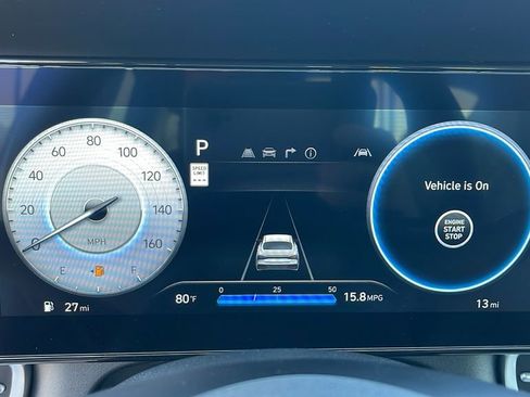 New 2025 Hyundai Elantra Limited image 24