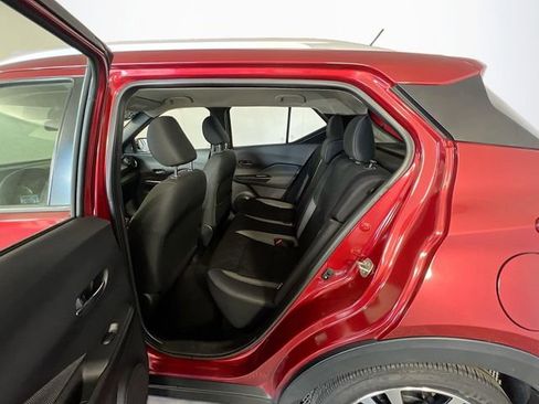Used 2020 Nissan Kicks SV image 26