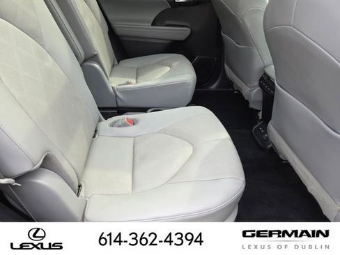 Used 2021 Toyota Highlander Platinum AWD/4WD image 36