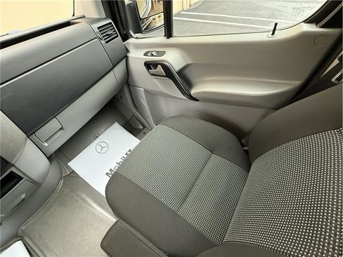 Used 2012 Mercedes-Benz Sprinter 2500 image 12
