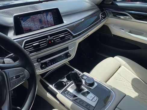 Used 2021 BMW 745e xDrive w/ Premium Package AWD/4WD image 8