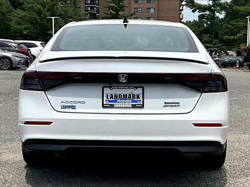 Used 2023 Honda Accord Sport image 4