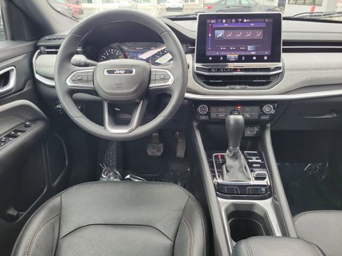 Used 2023 Jeep Compass Latitude AWD/4WD image 10