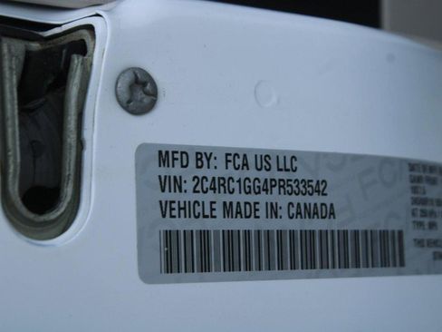 Used 2023 Chrysler Pacifica Limited image 18