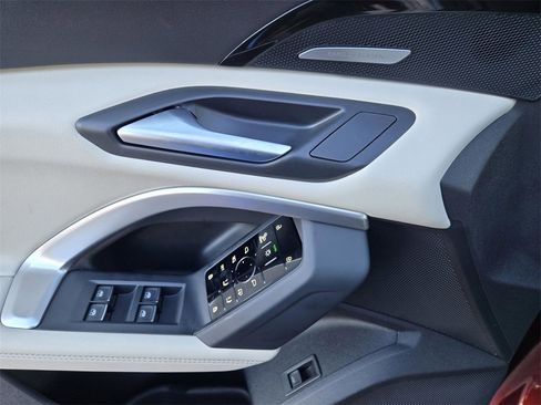 New 2025 Audi Q5 Premium Plus image 18