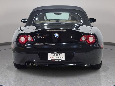 Used 2005 BMW Z4 2.5i image 7