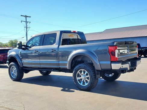 Used 2017 Ford F250 Lariat w/ Lariat Ultimate Package AWD/4WD image 3