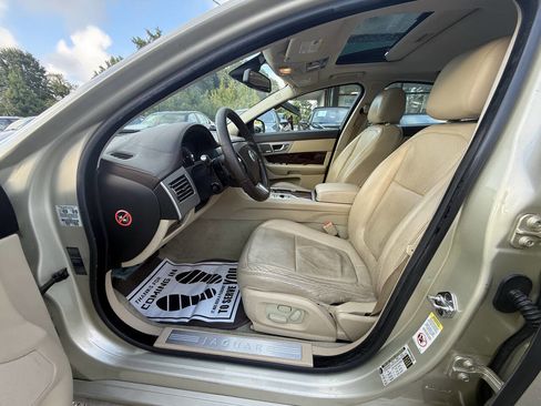 Used 2009 Jaguar XF Premium image 9