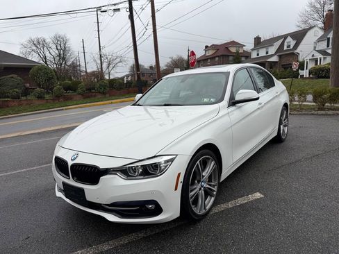 Used 2017 BMW 340i xDrive Sedan AWD/4WD image 3