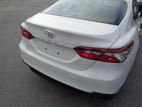 Used 2022 Toyota Camry LE image 16