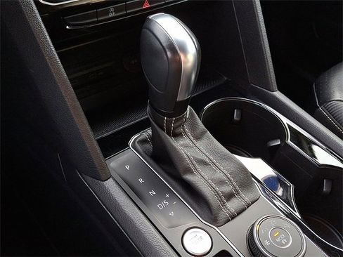 Used 2022 Volkswagen Atlas Cross Sport SE image 17