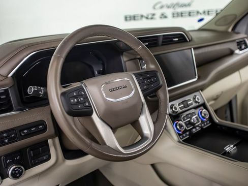 Used 2022 GMC Yukon Denali w/ Denali Premium Package AWD/4WD image 25