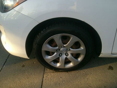 Used 2013 MAZDA MAZDA3 i Sport image 16