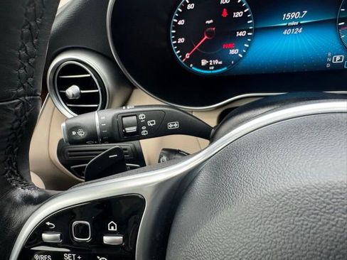 Used 2021 Mercedes-Benz GLC 300 4MATIC image 27