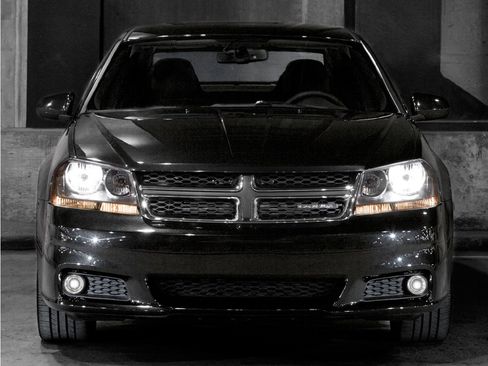 Used 2013 Dodge Avenger SXT FWD image 1
