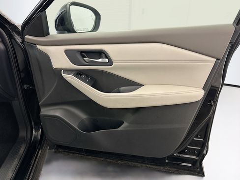 Used 2023 Nissan Rogue SL AWD/4WD image 34