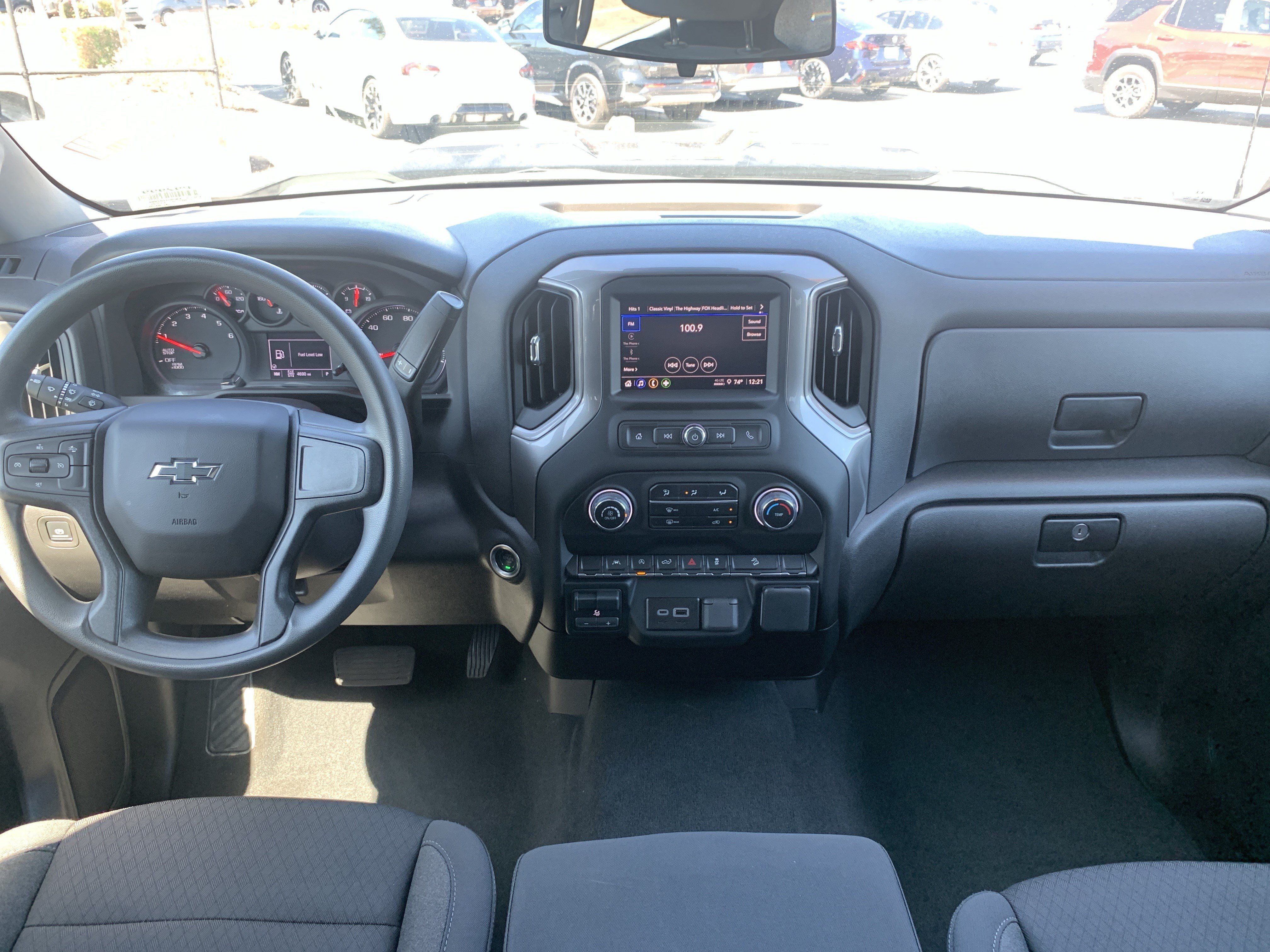 Used 2025 Chevrolet Silverado 1500 Custom Trail Boss AWD/4WD image 27